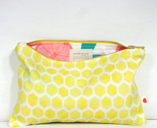 Honey Flower Getaway Bag
