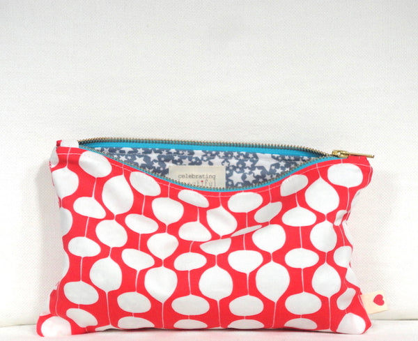 Red Bubbly Getaway Bag